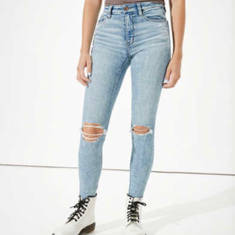 American Eagle light wash Jeans
